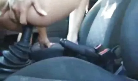 Un uomo di colore con un uomo bianco culo, milf, Sviluppo. signore disinibite