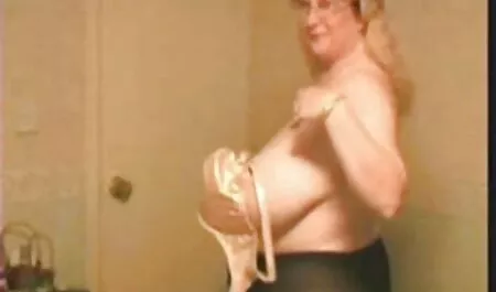 Magro ragazza primo ragazzo e vecchie porche italiane fabbricazione amare su il strada