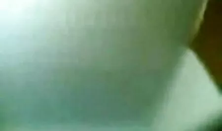 Uno schiavo che non è felice con il suo culo dalla sua bionde porche porno padrona