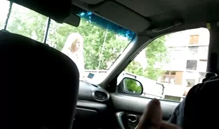 Glamour ragazza in ciccione italiane porche calze a giocare con la figa