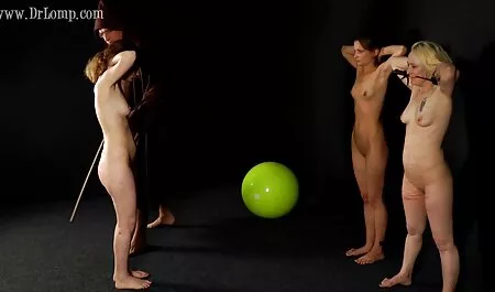 Due bambole prendere in giro tutto nonne troie pompinare il sesso