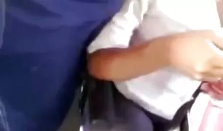 Una donna attraente succhiare il pene del suo amante porche italiane pelose in video chat personale.