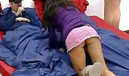 18 anni piccola fata accarezzando nonne tettone porche un buco pulito per se stessa.