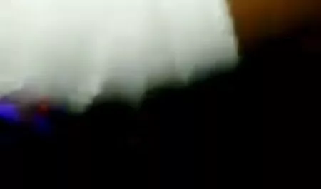 Succhia il Dildo foto di ragazze porche e la bionda su uno Yacht.
