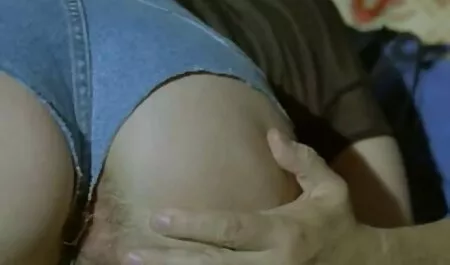 L'uomo mogli disinibite lascia il primo giovane.