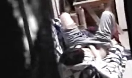 Carino ragazze russe presentare a un uomo nel mamme porche in cucina culo.
