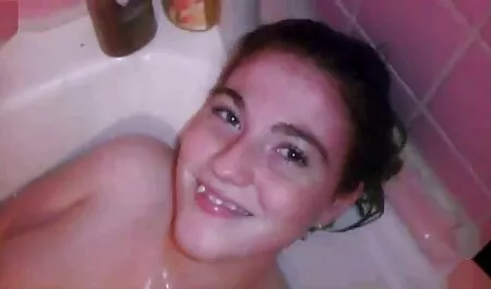 Studenti di Kursk a mature porcone una bambina alla festa