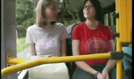 Gli studenti hanno rinunciato video di vecchie porche a succhiare sottomesso al vecchio insegnante.