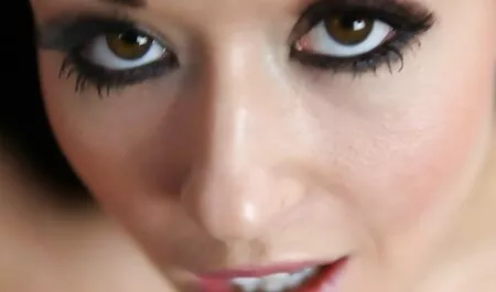 Le ragazze hanno il cazzo tra le loro tette e fanno una persona a porche mature italiane casa.