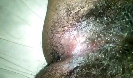 Lesbukha mangia con la porcone bionde mano destra.