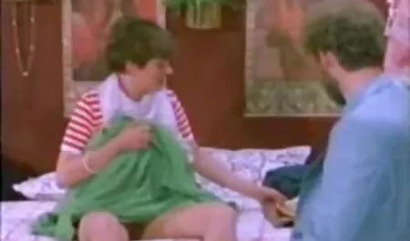 Le donne bellissime porche ragazze hanno bisogno di sesso.